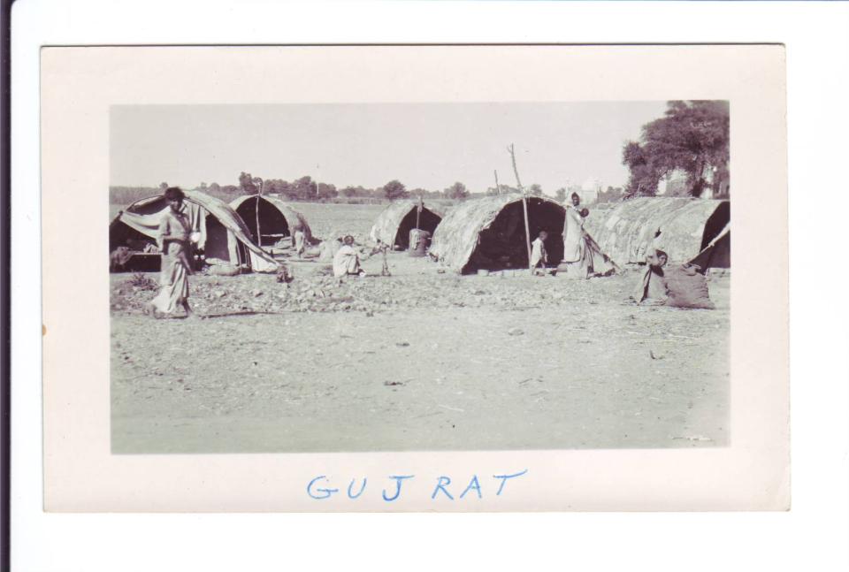 Photo #32
Huts in
Gujarat, India