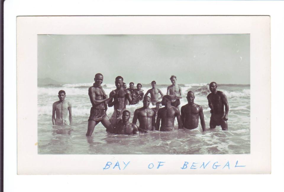Photo #90
Group of Africans at
Bay of Bengal