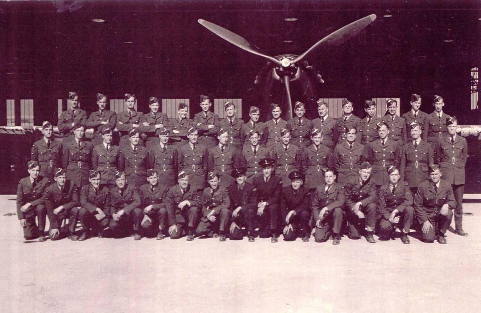 Van Allen: Back row, fourth from right side.