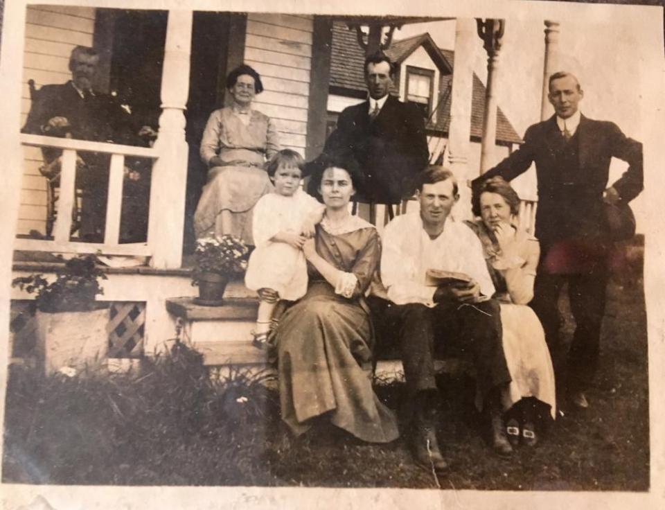 Capt. Ralph Gale collection, WWI, family pre-war, Youngs Cove, New Brunswick