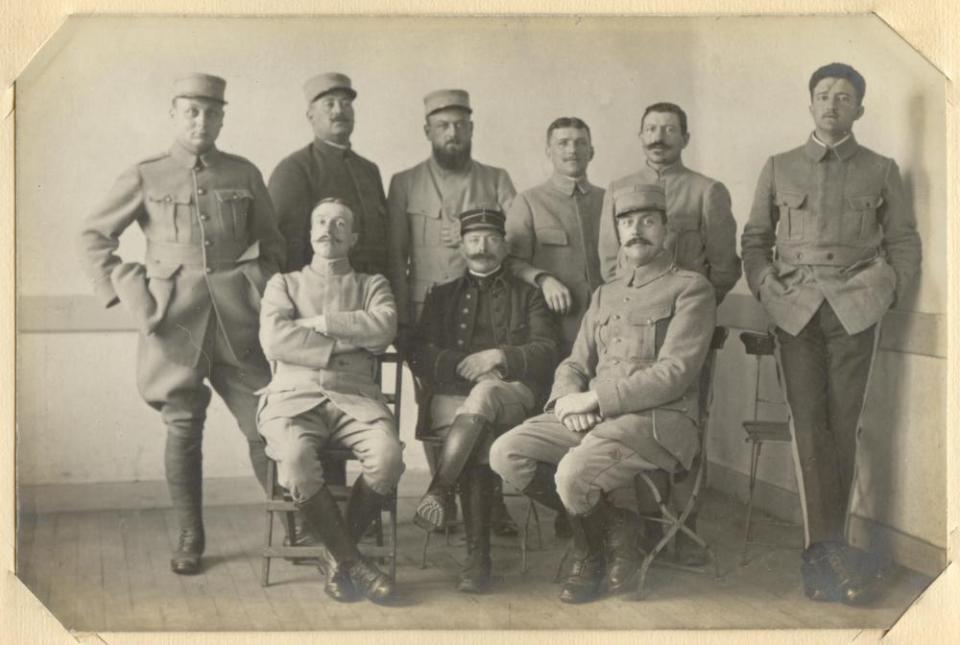 Group of unidentified officers, Heidelberg P.O.W. Camp, Germany, Aug. 1916, WWI